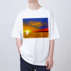 日々好日屋2号店の田んぼと夕焼け Oversized T-Shirt