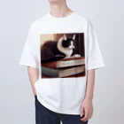 oekakishopの本と猫 Oversized T-Shirt