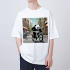 パンダの自転車に乗っているパンダ Oversized T-Shirt