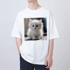 SkyBlueのキュートな子猫 Oversized T-Shirt