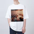 MM24Designの都会の夕暮れ Oversized T-Shirt