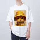 AQUAMETAVERSEの帽子をかぶった可愛い子猫 Marsa オーバーサイズTシャツ