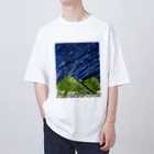 屋根裏部屋の山と夜空 オーバーサイズTシャツ