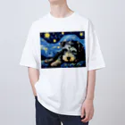 Dog Art Museumの【星降る夜 - シュナウザー犬の子犬 No.3】 オーバーサイズTシャツ