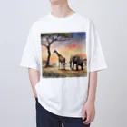 かるるんショップのサバンナのとある日の風景　シリーズ　凸凹コンビ Oversized T-Shirt