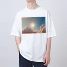 Fred HorstmanのBeautiful sun shining through the beautiful clouds 美しい雲の間から輝く美しい太陽 Oversized T-Shirt