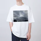 そらの4月22日　吹き荒れる風と雲 Oversized T-Shirt