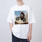 Bikers' Galleryのモトクロス ジャンプシーン アート オフロード バイク Oversized T-Shirt