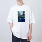 学級目標の海辺の街 オーバーサイズTシャツ