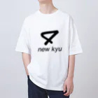 new kyuのnew kyu ロゴ Oversized T-Shirt