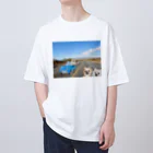 ちくわ(ポメラニアン)の乗りこなせてないちくわを見守るBLF Oversized T-Shirt