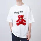 cocoartの雑貨屋さんの【Hug me】（赤くま） Oversized T-Shirt