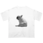 ロキの店の座り犬 Oversized T-Shirt