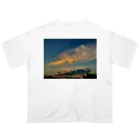 バイポーラーショップの梅雨明けと夏空の始まり Oversized T-Shirt