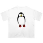 P-STYLEのブーツを履いたおしゃれなペンギン Oversized T-Shirt