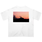 QuirkyRockeyのSUNSET Oversized T-Shirt