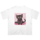 木馬の黒猫ちゃん Oversized T-Shirt