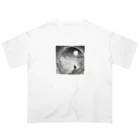 MOONのImagine　moonシリーズ１ Oversized T-Shirt