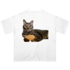 オレはニャン蔵の『猫に小判』オレはニャン蔵 Oversized T-Shirt