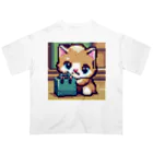 にゃんにゃんの箱の中身が気になる子猫 Oversized T-Shirt