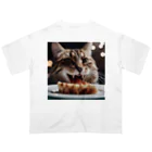 feliceのごはんを食べている猫 オーバーサイズTシャツ