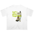 動物専門グッズ店 Global Buzz wordsの猫と遊ぼうグッズ Oversized T-Shirt