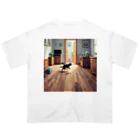 三毛猫shopの部屋を走る猫 オーバーサイズTシャツ