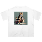 三毛猫shopの本を読む猫 オーバーサイズTシャツ