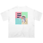 ドーナツ大好きにゃんこのHAPPY DONUT DAY Oversized T-Shirt