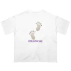 Keiko_Naoko-Art-Japanのエコのあしあと (”Ecoralogical©” Footprints)   FOLLOW ME Oversized T-Shirt