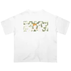 やまこの花の中から犬 Oversized T-Shirt