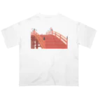 Amiの狐の赤太鼓橋 Oversized T-Shirt