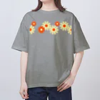 kazeou（風王）のレトロ風花(8枚)黄・オレンジ オーバーサイズTシャツ