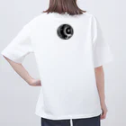 kazeou（風王）の孤独の月(AI生成) オーバーサイズTシャツ