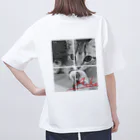 あんこともなか屋さんのモノクロCATバックプリント Oversized T-Shirt