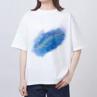 akane_art（茜音工房）のいきものイラスト（シロナガスクジラ） オーバーサイズTシャツ