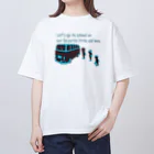 キッズモード某のスクールバスと少年たち　チョコミントカラーVr Oversized T-Shirt