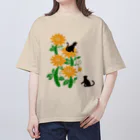 MegSan's free design🌷のフラワーキャットタワー(黒猫) Oversized T-Shirt