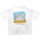 Beautiful Earthの海ゴミに悩むアザラシ3兄弟 Oversized T-Shirt