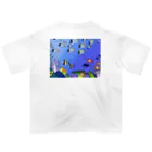 栗坊屋のパウダーブルーが泳ぐ海 Oversized T-Shirt