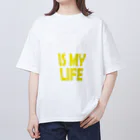 のんべぇの語り場(ダブルダッチクラブSTEPUP)のDRINKING IS MY LIFE ー酒とは命ー Oversized T-Shirt