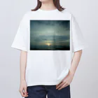 空屋　sorayakusakaの201409131716000　夕暮れの釧路港 Oversized T-Shirt