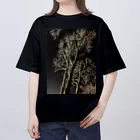 空屋　sorayakusakaの202001121944000　夜の樹木 Oversized T-Shirt