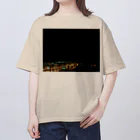 空屋　sorayakusakaの201512061854000　街明かり Oversized T-Shirt