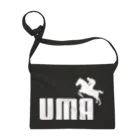 牛川 暗のグッズショップのUMA（白） サコッシュ