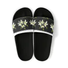 Green LikeのAIが生成した植物柄のグッズ Sandals