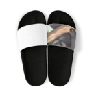 namuhatimanの木を登っているゴリラ Sandals