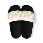 Leomatsuraのピンクと白のチューリップ Sandals