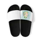 ganeshaのおもちゃの本を持ったかわいいカメ Sandals