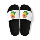 Cody the LovebirdのChubby Bird ルリゴシボタンインコ Sandals